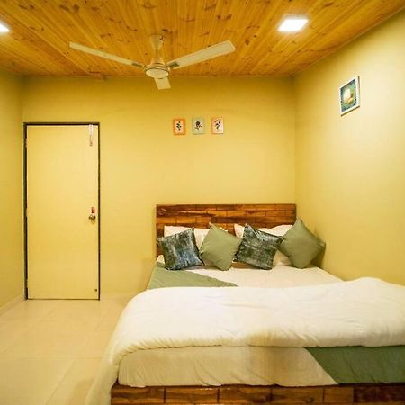 Spicy Mango Lakeside Abode - Luxurious Villa In Pawana 로나발라 외부 사진
