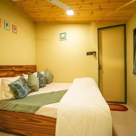 Spicy Mango Lakeside Abode - Luxurious Villa In Pawana 로나발라 외부 사진