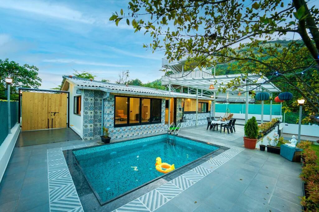 Spicy Mango Lakeside Abode - Luxurious Villa In Pawana 로나발라 외부 사진