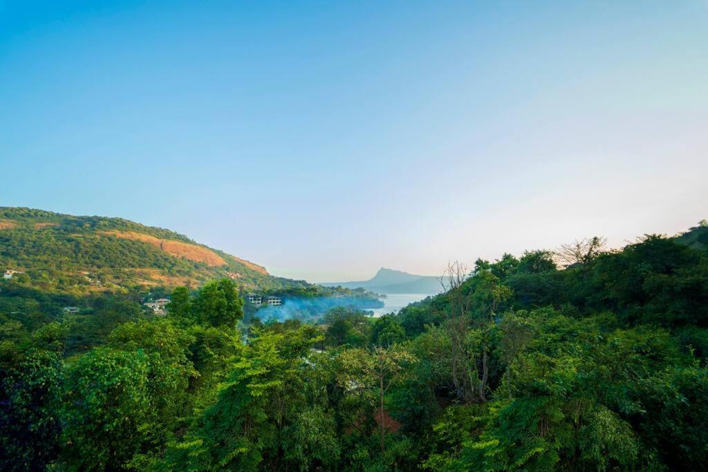Spicy Mango Lakeside Abode - Luxurious Villa In Pawana 로나발라 외부 사진