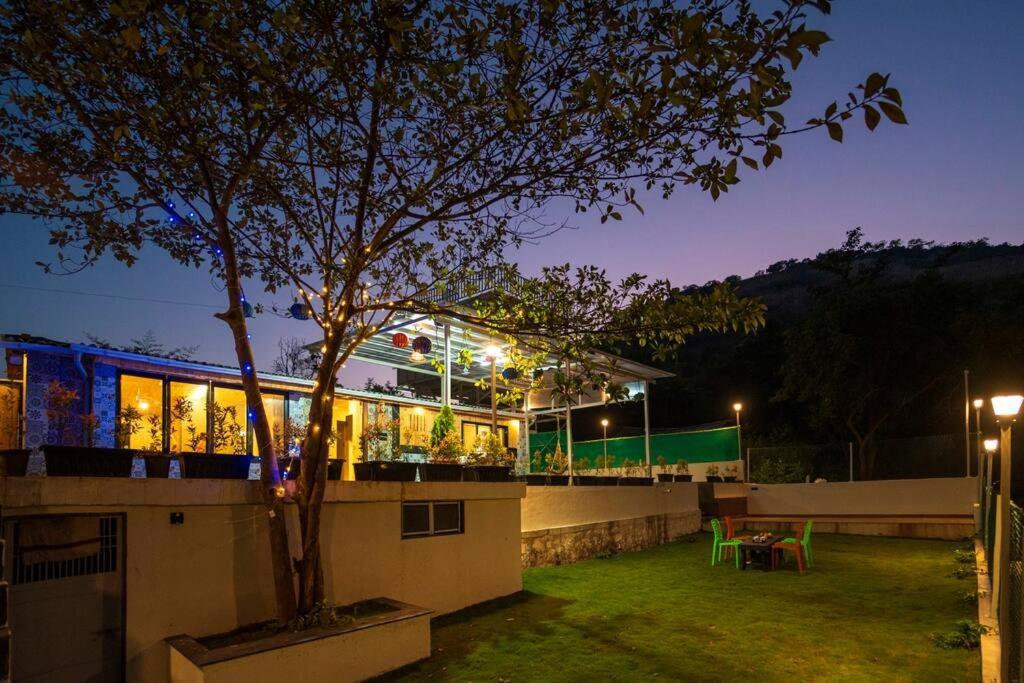Spicy Mango Lakeside Abode - Luxurious Villa In Pawana 로나발라 외부 사진