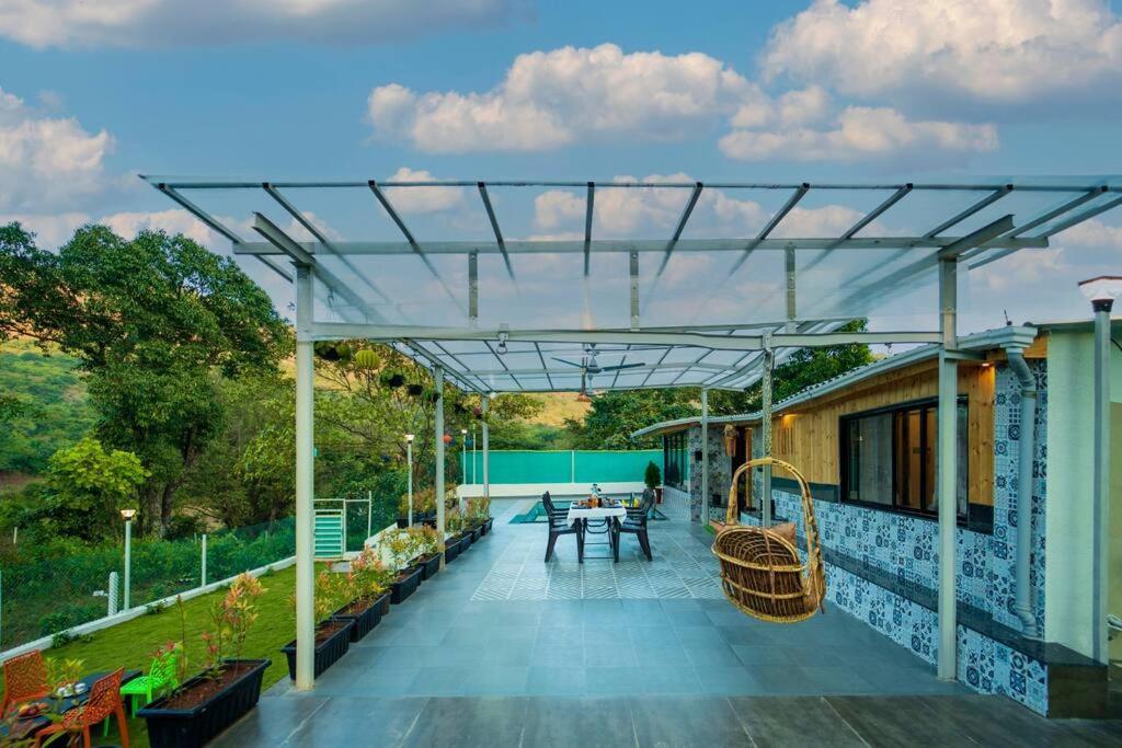 Spicy Mango Lakeside Abode - Luxurious Villa In Pawana 로나발라 외부 사진