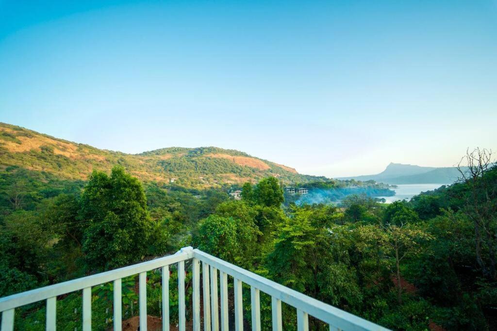 Spicy Mango Lakeside Abode - Luxurious Villa In Pawana 로나발라 외부 사진