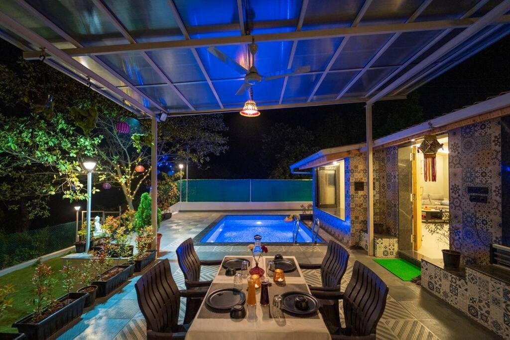 Spicy Mango Lakeside Abode - Luxurious Villa In Pawana 로나발라 외부 사진