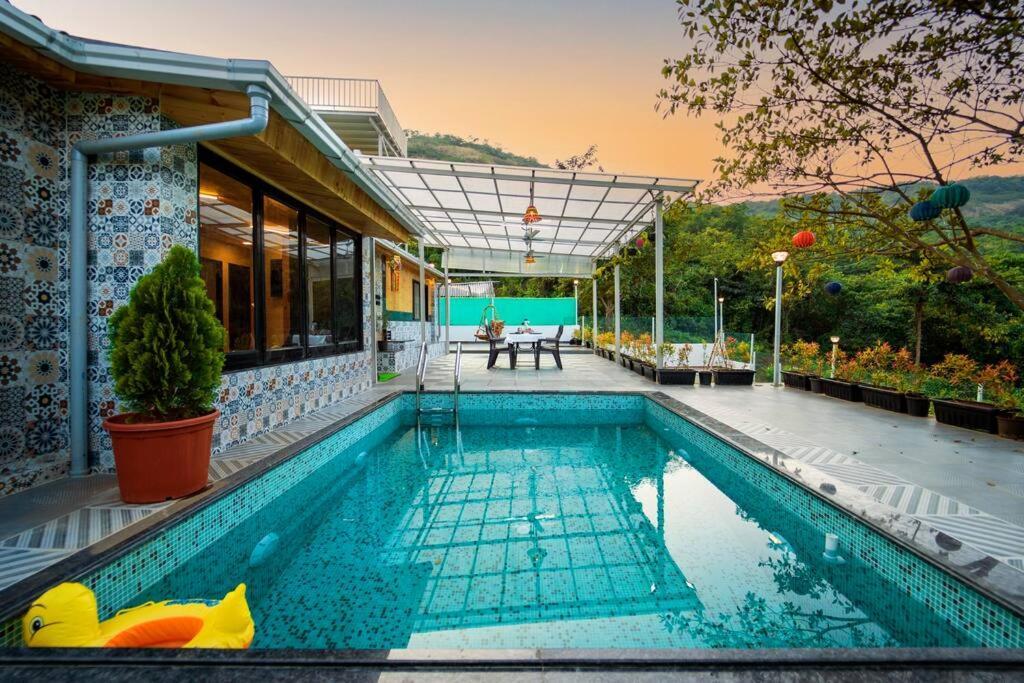Spicy Mango Lakeside Abode - Luxurious Villa In Pawana 로나발라 외부 사진